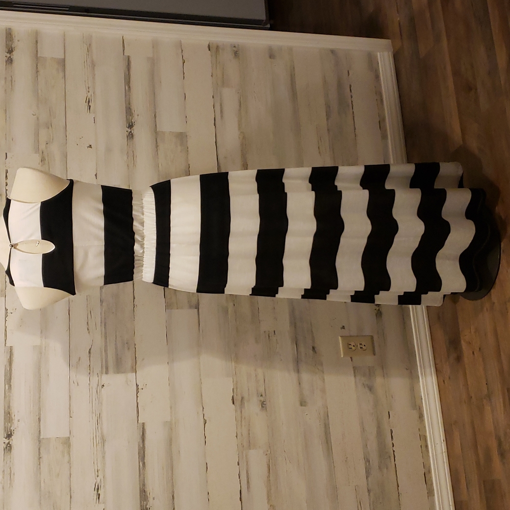Gorgeous black and white maxi dress - Picture 5 of 8